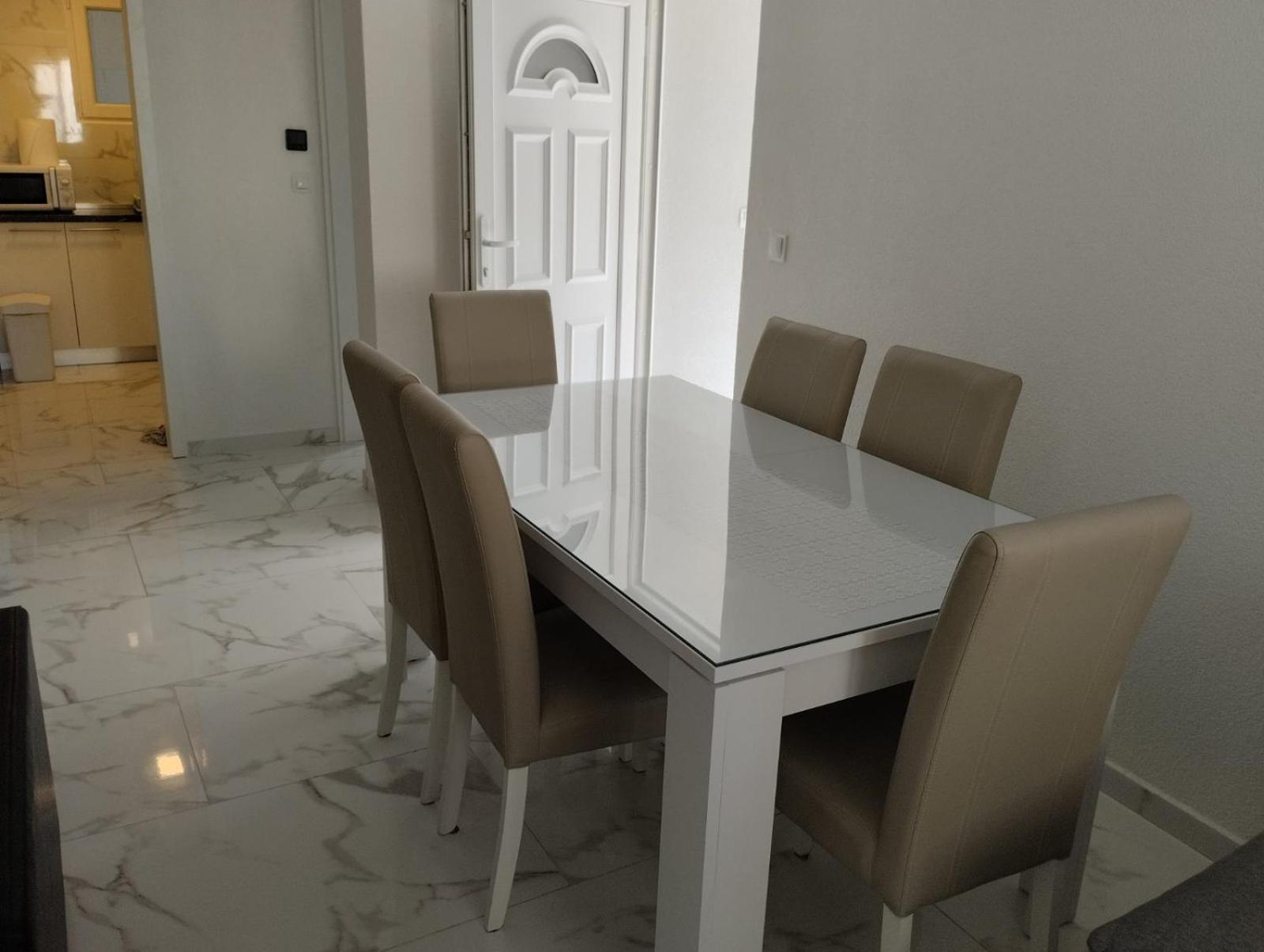 Sun Apartment